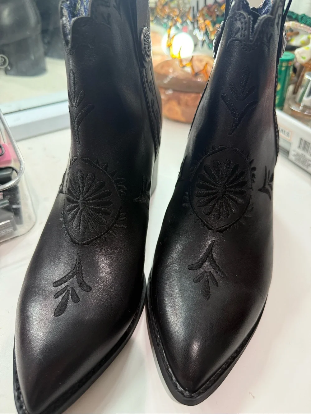 Seychelles Black Embroidered Pointed Toe Women's Boots Size 7